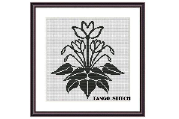 Review: Easy Black and White Cross Stitch Flower Design